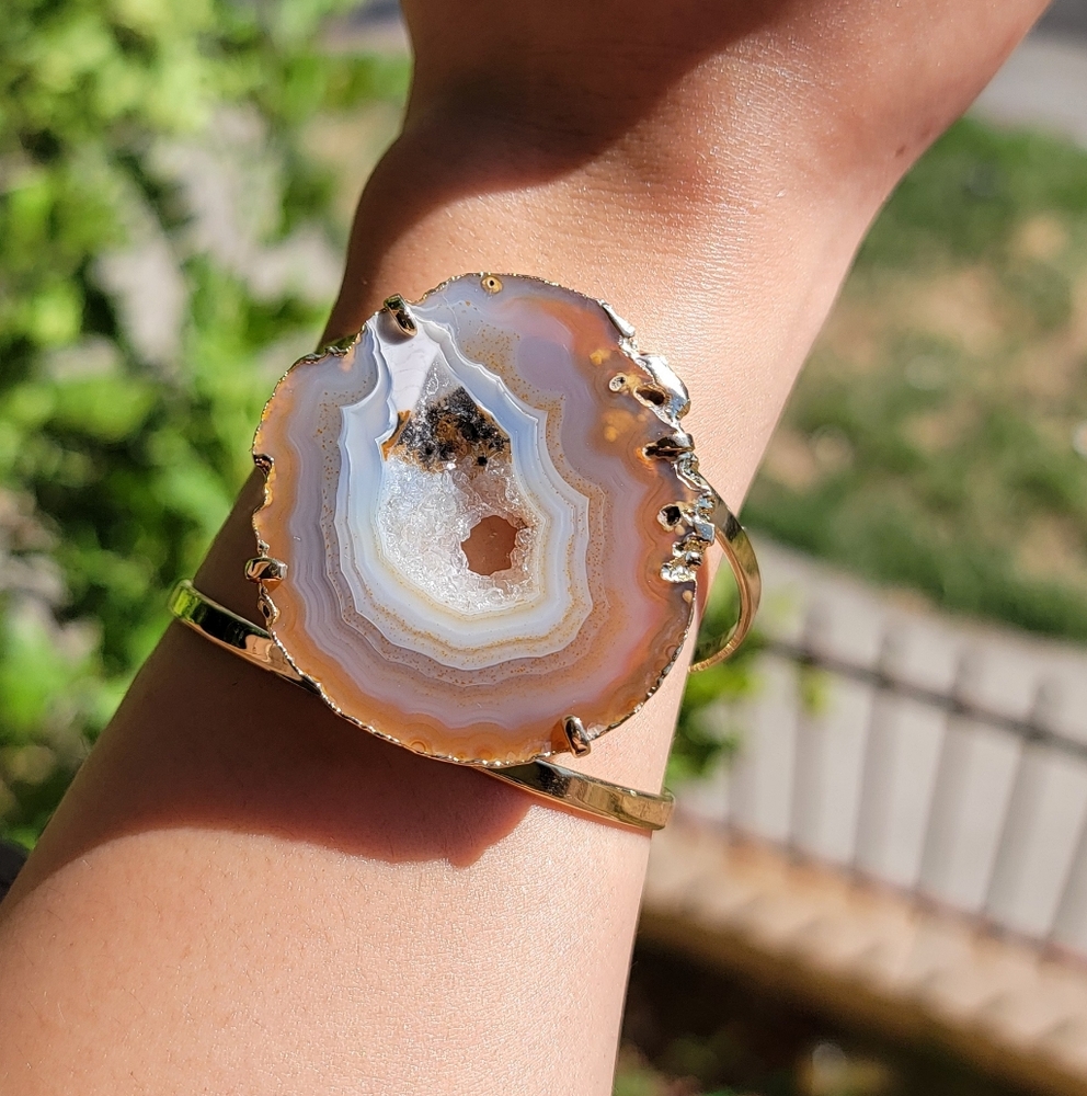 NEW 1.85" x 1.78" ADJUSTABLE SILVER PLATED COPPER BRAZILIAN AGATE CUFF